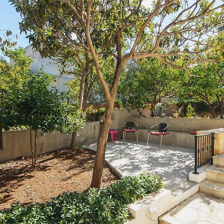 Villa Bua - Beautiful Seafront Apartments Trogir Zewnętrze zdjęcie