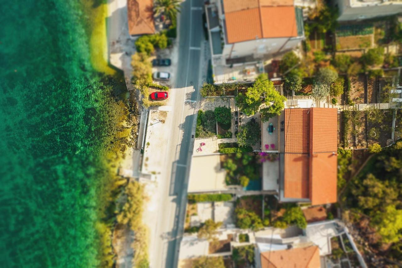 Villa Bua - Beautiful Seafront Apartments Trogir Zewnętrze zdjęcie