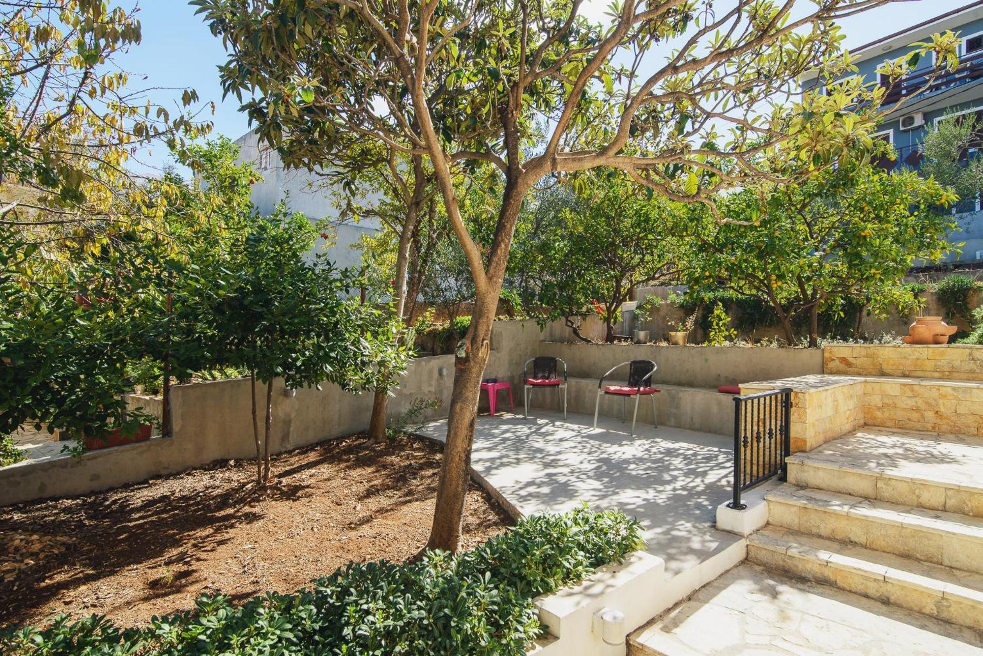 Villa Bua - Beautiful Seafront Apartments Trogir Zewnętrze zdjęcie
