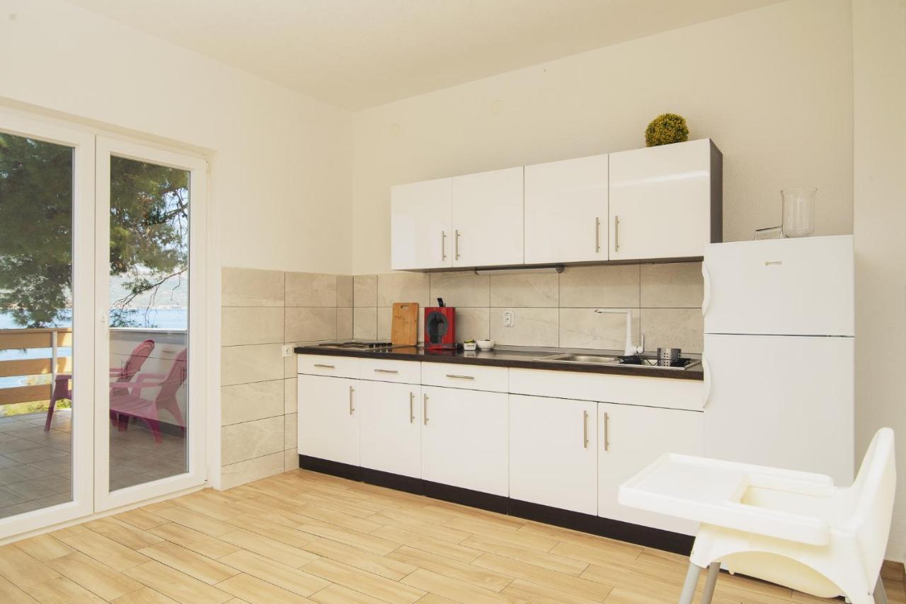 Villa Bua - Beautiful Seafront Apartments Trogir Zewnętrze zdjęcie
